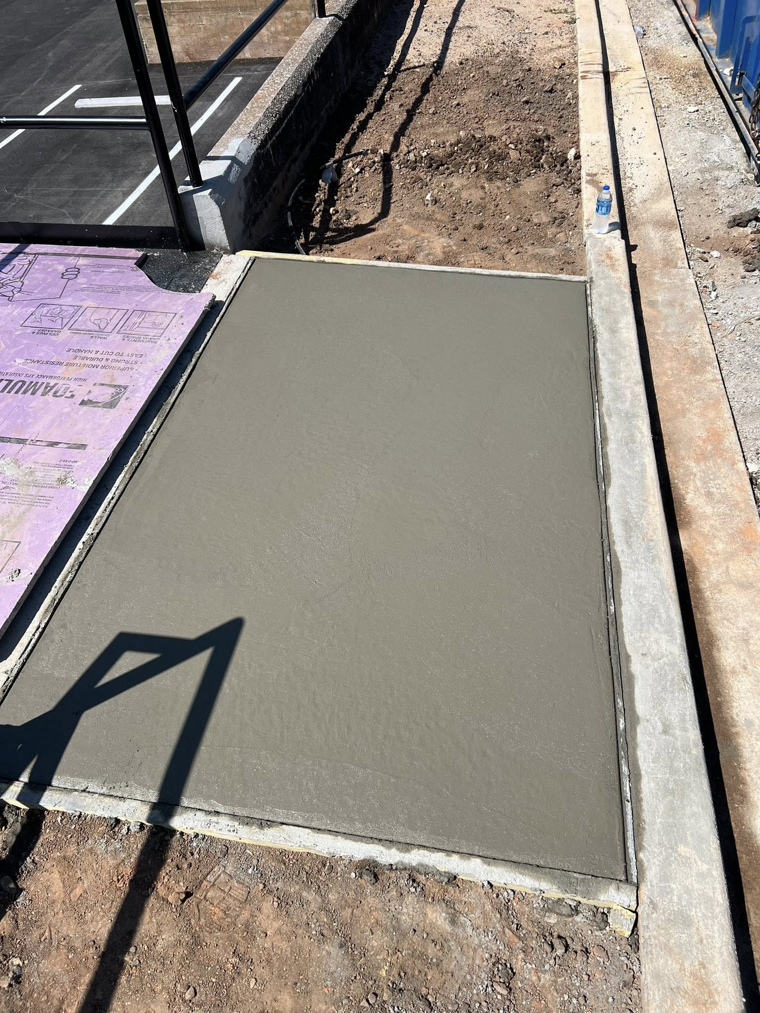 Concrete sidewalk installation